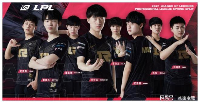 在阿联酋举 在阿联酋举